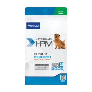 Virbac senior neutered small y toy en pasto
